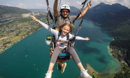 À partir de quel âge peut-on voler en parapente ?