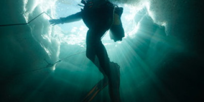 Formation Ice Diver