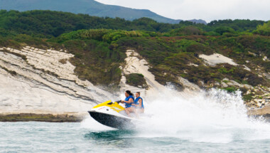 Initiation Jet ski de 20 mn sans permis bateau (1 ou 2 personnes par machine)