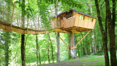 1 nuit en cabane perchée la Sarrazine