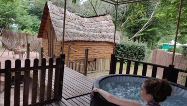 Escapade insolite en cabane avec son spa privatif - Semaine Haute Saison