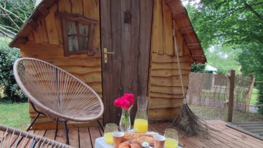 Week-end romantique dans la cabane magique avec son spa privatif - Basse Saison