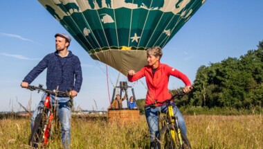 Vol en montgolfière et aventure à vélo