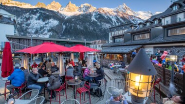 Diner savoyard ou déjeuner en terrasse face au Mont-Blanc !