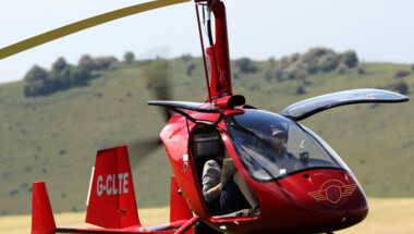 Vol découverte du monde aéronautique en autogire cabine fermée magny m24 Orion
