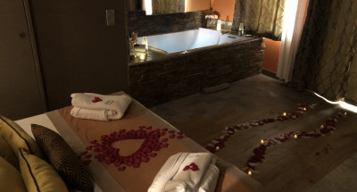 Séjour en chambre Caborne avec baignoire balnéo privative