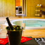 Une demi bouteille de champagne