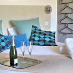 Une 1/2 bouteille de champagne dans la chambre