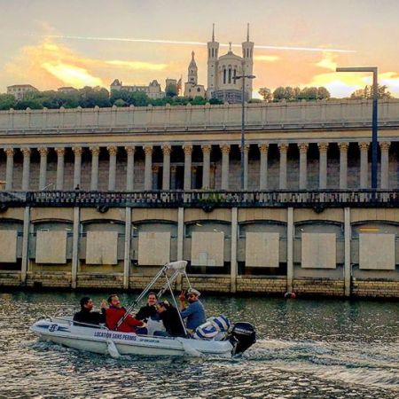 4h de bateau sans permis 7 places