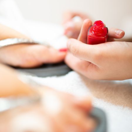 Pédicure et pose de vernis semi-permanent