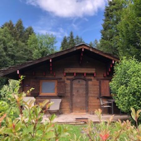 Nuitée en Mazot traditionnel Haut savoyard avec accès au Bain Scandinave et au sauna extérieur