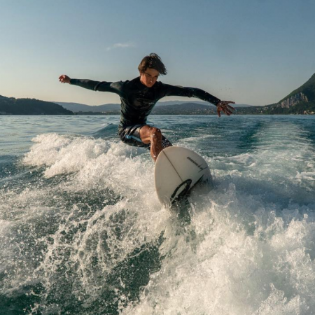 Une heure de Ski Nautique, Wakeboard, WakeSurf et/ou Foil en privatisation