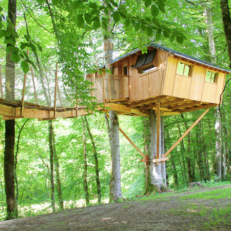 1 nuit en cabane perchée la Sarrazine