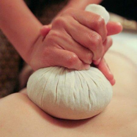 Massage bien-être aux pochons d'herbes -Nuad Prakob - Duo