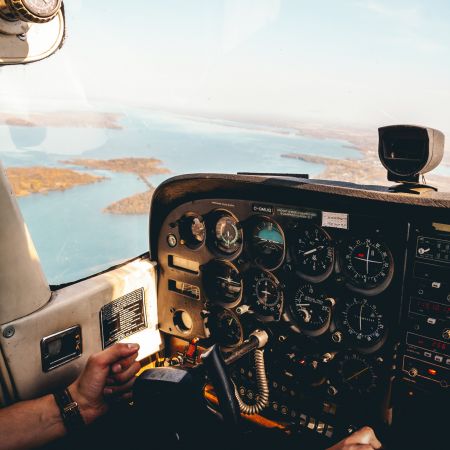 Survolez la Côte d’Azur en avion privé