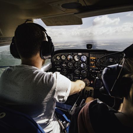Survolez à trois les châteaux de la région parisienne en avion