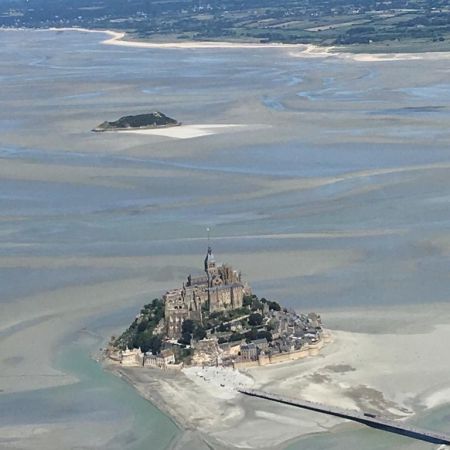 Vol touristique privé vers Le Mont-Saint-Michel et Caen