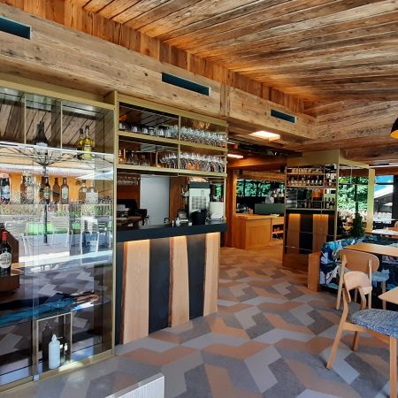 Lunch and cocktails in Le Mont Joly bistrot