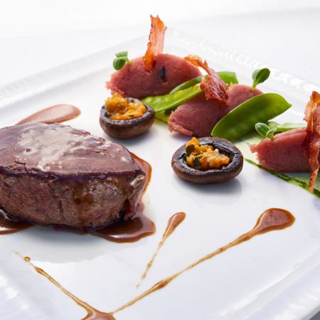 Menu Gourmet avec coupe de champagne