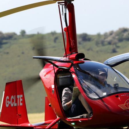 Vol découverte du monde aéronautique en autogire cabine fermée magny m24 Orion