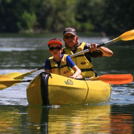 Descente kayak en rivière entre l'Isère et la Savoie