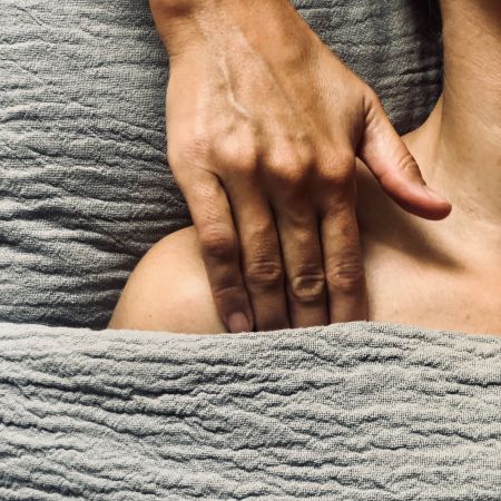 Massage sur Mesure aux Huiles bio - 1h15 pression légère à profonde