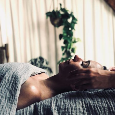Massage Anti-Age japonais du Visage 1h + Mini Soin TATA HARPER 30 min