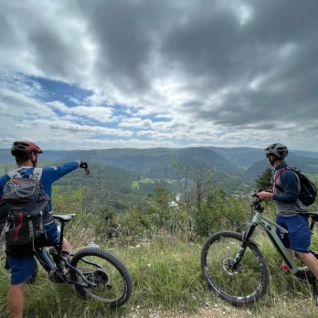 1 LOCATION VTT ELECTRIQUE tout suspendu