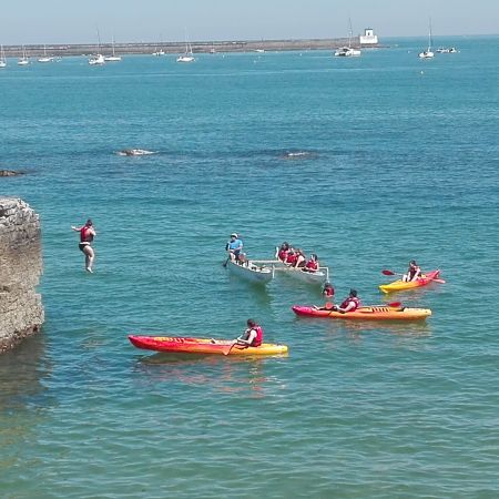 Balade de 2h en pirogue Hawaïenne ou kayak de mer. Enfant.