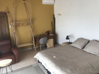 SEJOUR ROMANTIQUE DANS LA SUITE "LES CEDRES" image 1