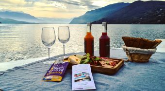 Location de Bateau Electrique sans Permis avec Apéro ou Repas à Bord image 2