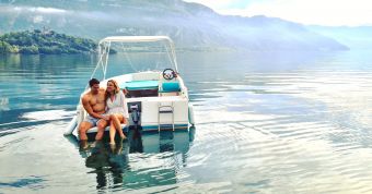 Offrez une Petite Evasion sur le plus Petit Canal de France en direction du Plus Grand Lac Naturel de France! image 3