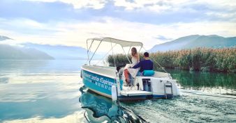 Location de Bateau Electrique sans Permis avec Apéro ou Repas à Bord image 3