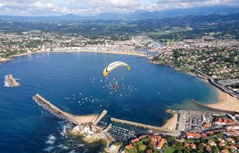 Vol de 20 mins en paramoteur "Corniche Basque" image 3