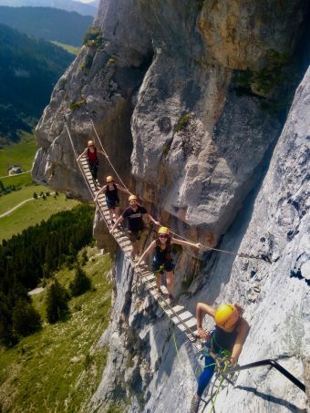 Via Ferrata à La Clusaz en famille ou entre amis image 1