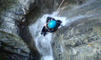 Découverte du canyoning en couple ou entre amis image 2