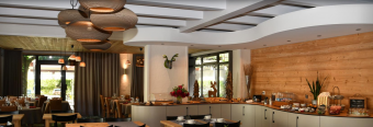 HOTEL L HERMITAGE cover
