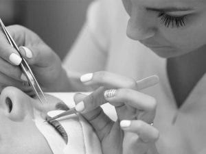 Extensions de Cils " Volume Naturel" Effet Star image 1
