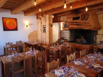 Dîner pour deux personnes à l'Auberge des 2 Moucherolles image 1
