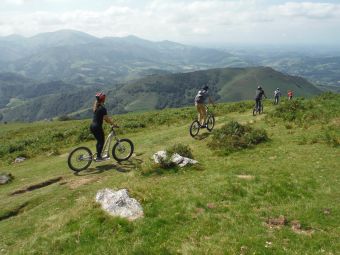 Descente en trottinette de montagne image 3