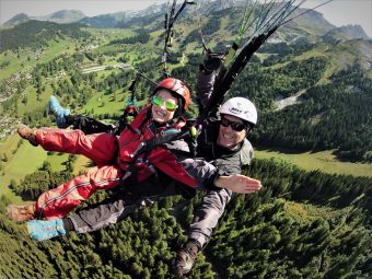 Parapente, La Clusaz du Crêt du Loup 750m, juillet Aout image 2