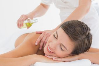 Massage aux huiles chaudes 1h00 image 2