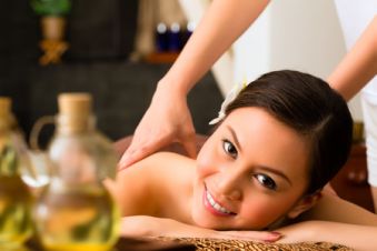 Massage aux huiles chaudes 1h00 image 3
