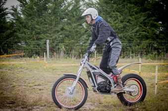 Découverte moto trial électrique image 1