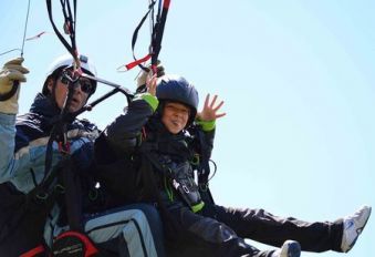 Vol enfant en parapente biplace image 1