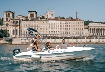 1h de bateau sans permis 10 places image 1