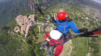 Vol biplace "SENSATION" en PARAPENTE sur le site de Gourdon. image 3