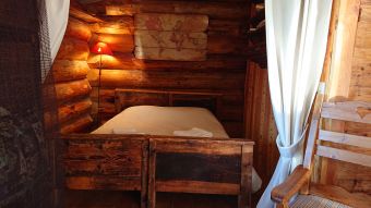 Nuit dans une cabane de rondins "La Thuile" image 2