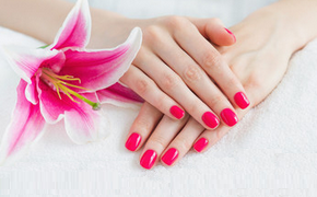 Manucure avec vernis (35min) image 2
