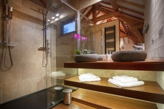 Séjour romantique - Cabane de Prestige avec Jacuzzi et Sauna privatifs image 7